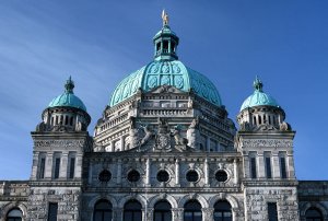 800px_British_Columbia_legislature_building_roof_close_up.jpg